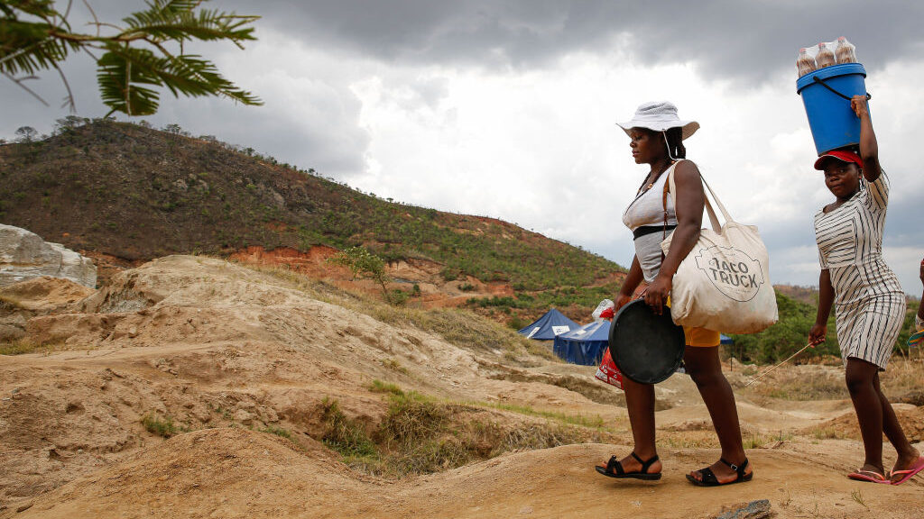 Zimbabwe Women Risk Safety, Arrest to Buy Cheaper Groceries in South Africa