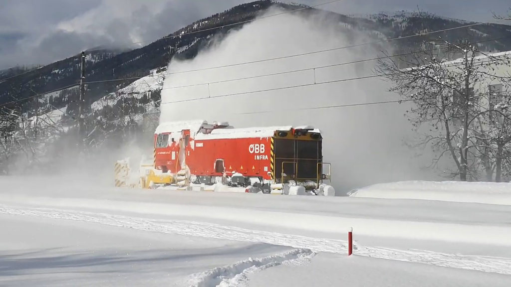 VIDEO: New High-Tech Drift Shifter Moves 15,000 Tons Of Snow an Hour