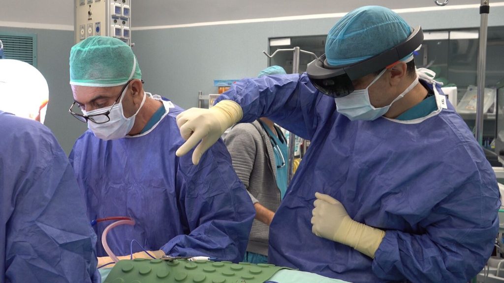 Doctors Use Augmented Reality, 3D Tech in Surgical First
