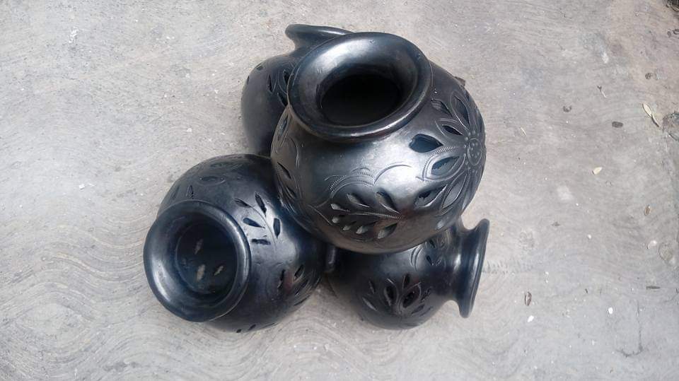 Barro negro es base del bello arte oaxaqueño