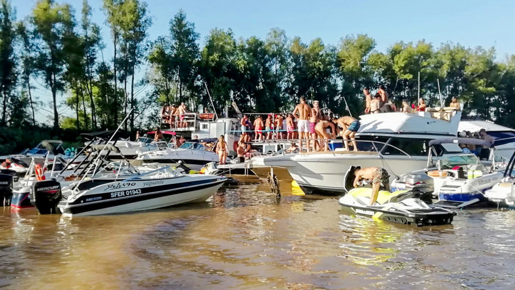 VIDEO: Yacht A Bunch Of Idiots: Anti-Covid-19 Cops Bust Boat Party