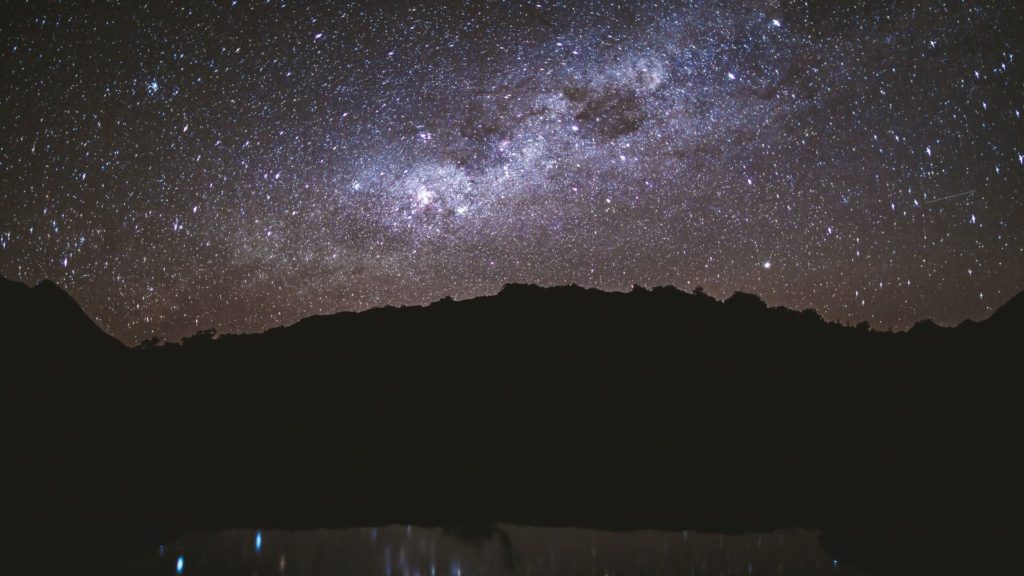 Harvard Prof Insists Earthlings Are Not Alone