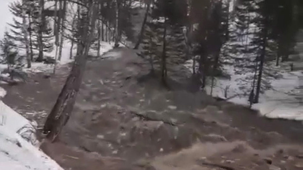 VIDEO: I Only Have Ice For You: Spectacular Mountain Fall Of Snow And Water