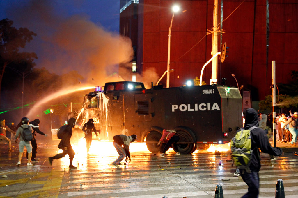 Protestas en Colombia dejan un saldo de 24 muertos y 914 heridos