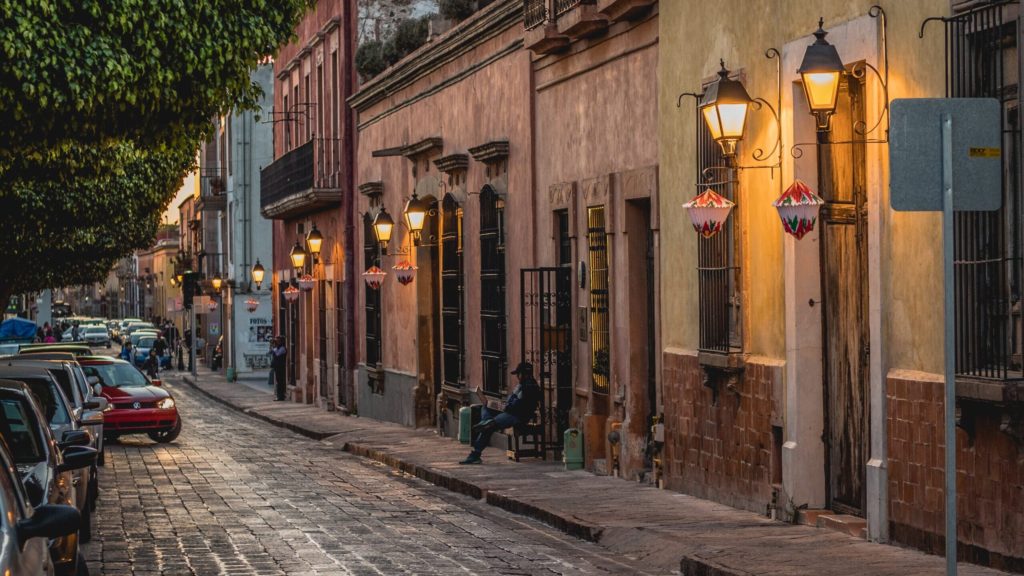 Se disputa si los ‘franeleros’ son ayuda o plaga