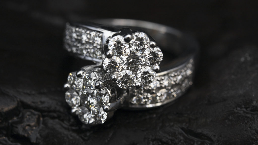 Ethical, Green Concerns Make Jewelry Firms Look Towards Lab Diamonds