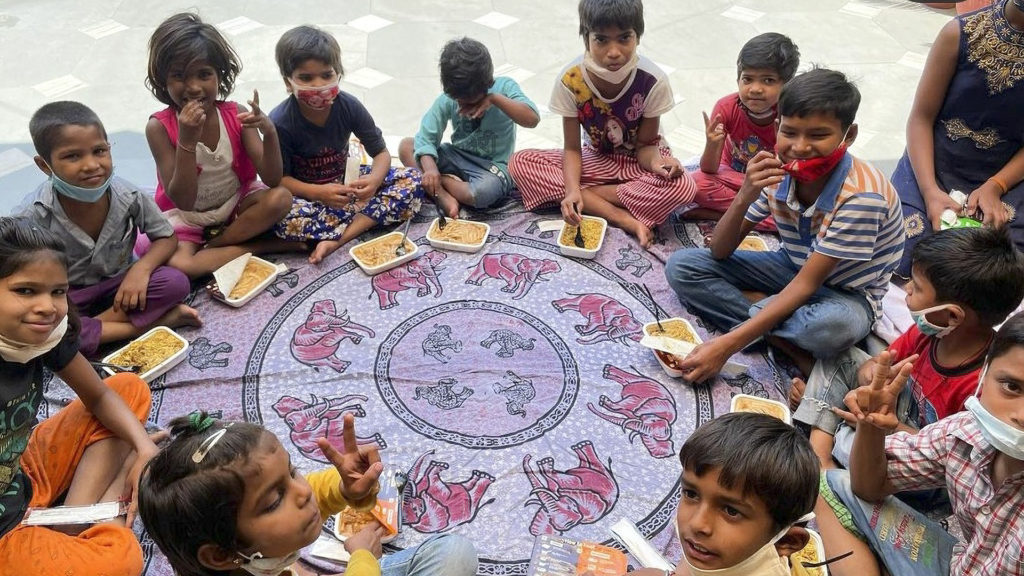 Home-Cooked Food At Doorsteps: An Initiative By India’s Covid Warriors
