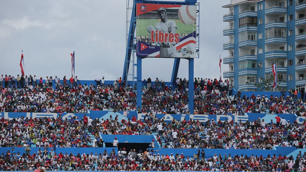 Partido de béisbol entre Cuba y Venezuela se convierte en protesta contra ambos gobiernos