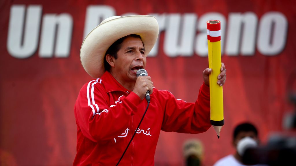 Perú enfrenta dos modelos opuestos en las elecciones presidenciales más polarizadas de su historia