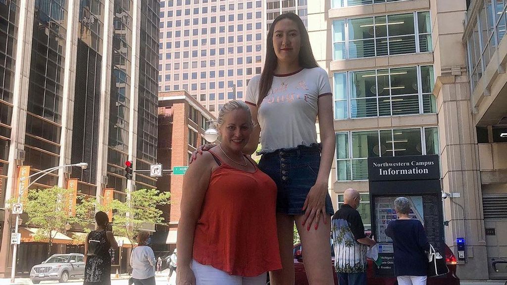 Taking It In Her Stride: The 6-Foot-9-Inch Model With The World's  Second-Longest Legs - The Westside Gazette