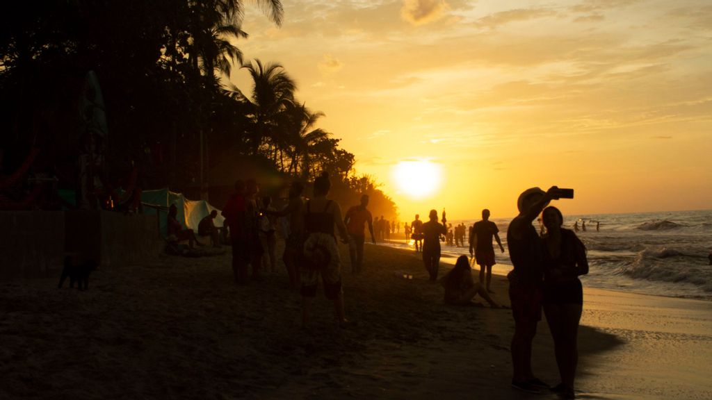 Colombian Seaside Paradise Disappears Amid Climate Stress And Tourism Surge