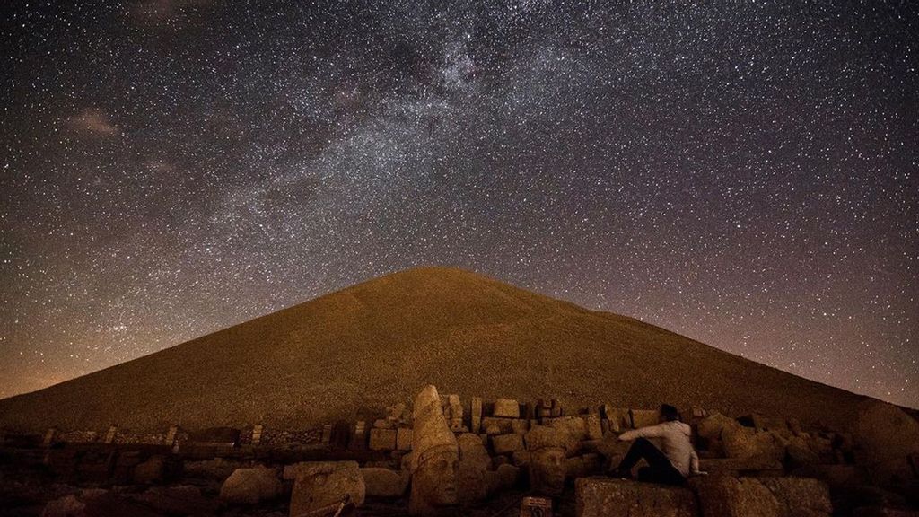 VIDEO: Royal Tomb With A View: Stunning Time Lapse Footage Of Ancient King’s Burial Mountain