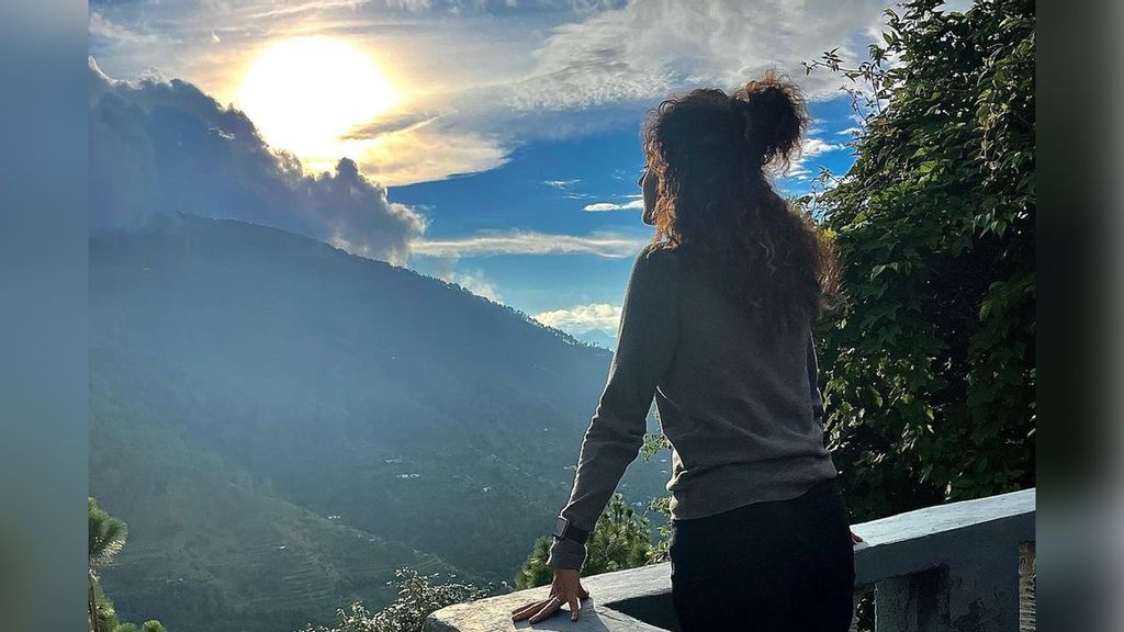 Taapsee Pannu Celebrates 34th Birthday On “Blurr” Sets, Shares Philosophical Post