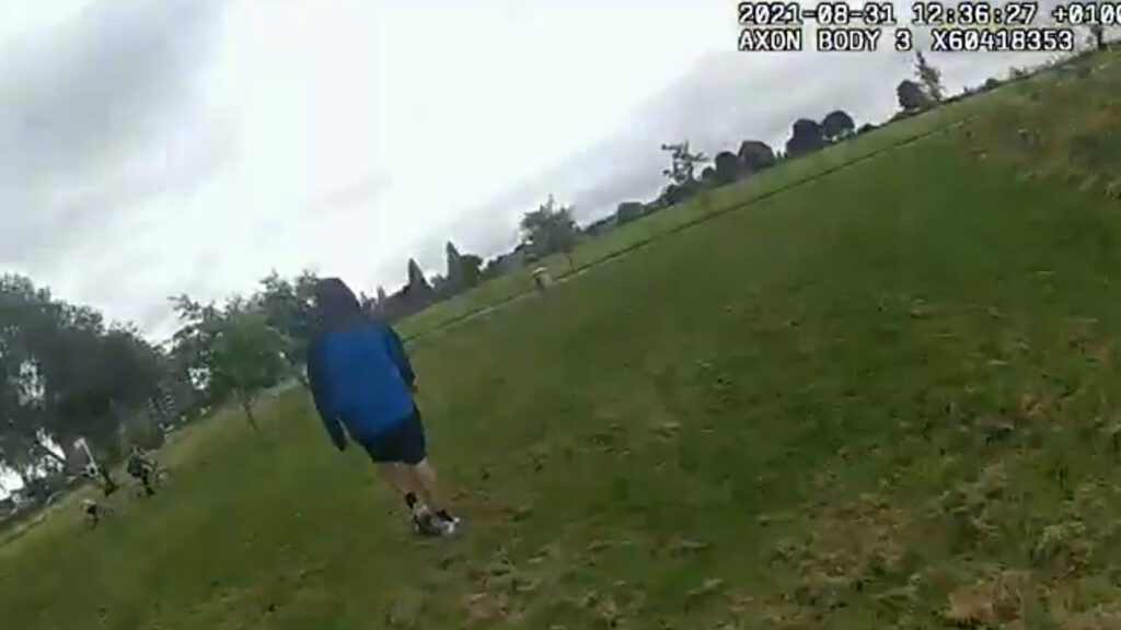 VIDEO: Cycle-Path: Cop Commandeers Bike And Catches Fleeing Thug
