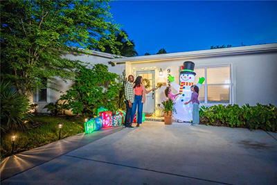 Florida Families Can Help Neighbors and Celebrate an Energy-Efficient Holiday